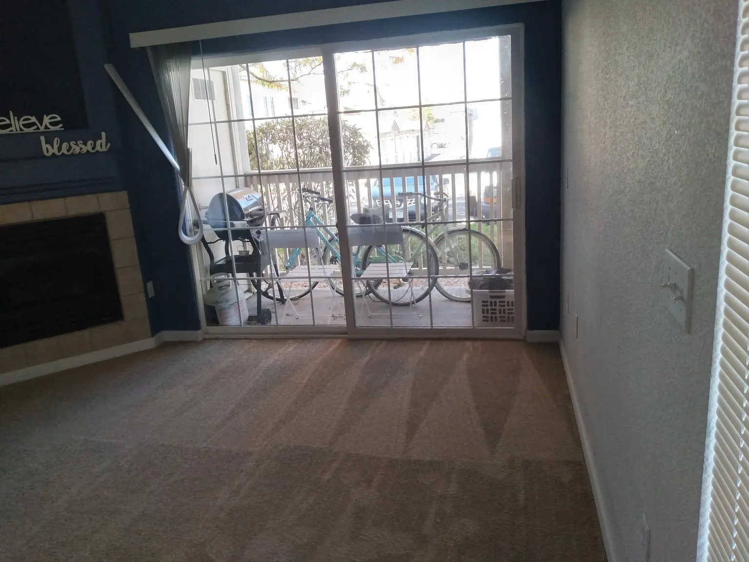 3 bed, 1271 sqft, $2,000 — Photo 1