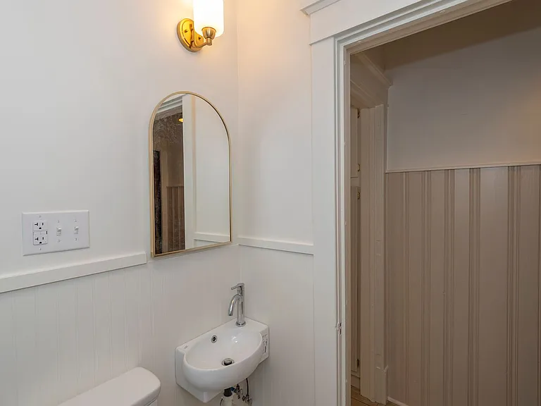 1106 Woodward Ave — Photo 12