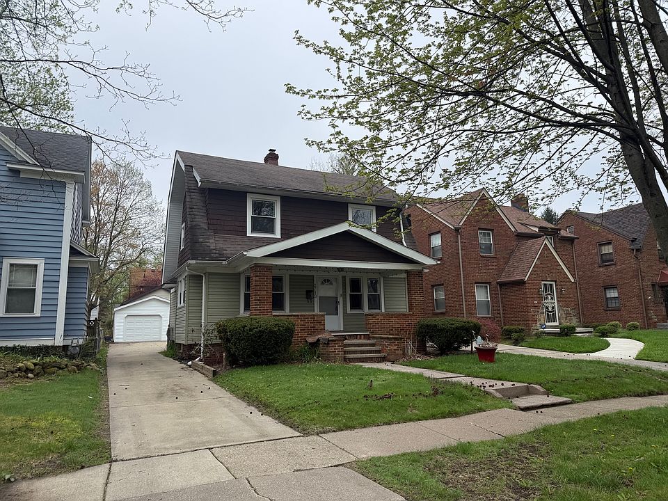 1st image of 2719 Algonquin Pkwy