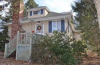 1st image of 115 Lincoln St