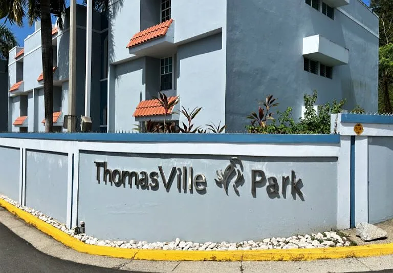 Cond Thomas Ville Park #4206 — Photo 15