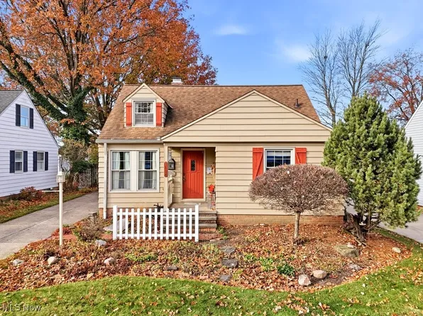 7196 Greenleaf Ave, Parma, OH 44130
