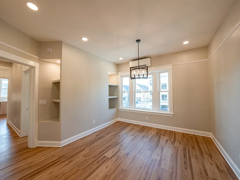 1458 W Foster Ave #1 — Photo 14