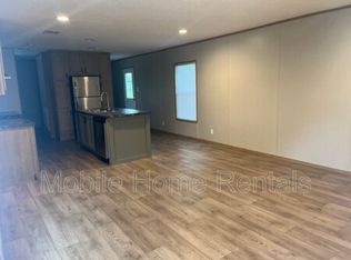 210 Ridgewood Dr, Centerville, GA 31028