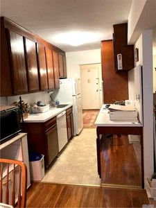 110 Brooklyn Ave APT 3G, Freeport, NY, 11520