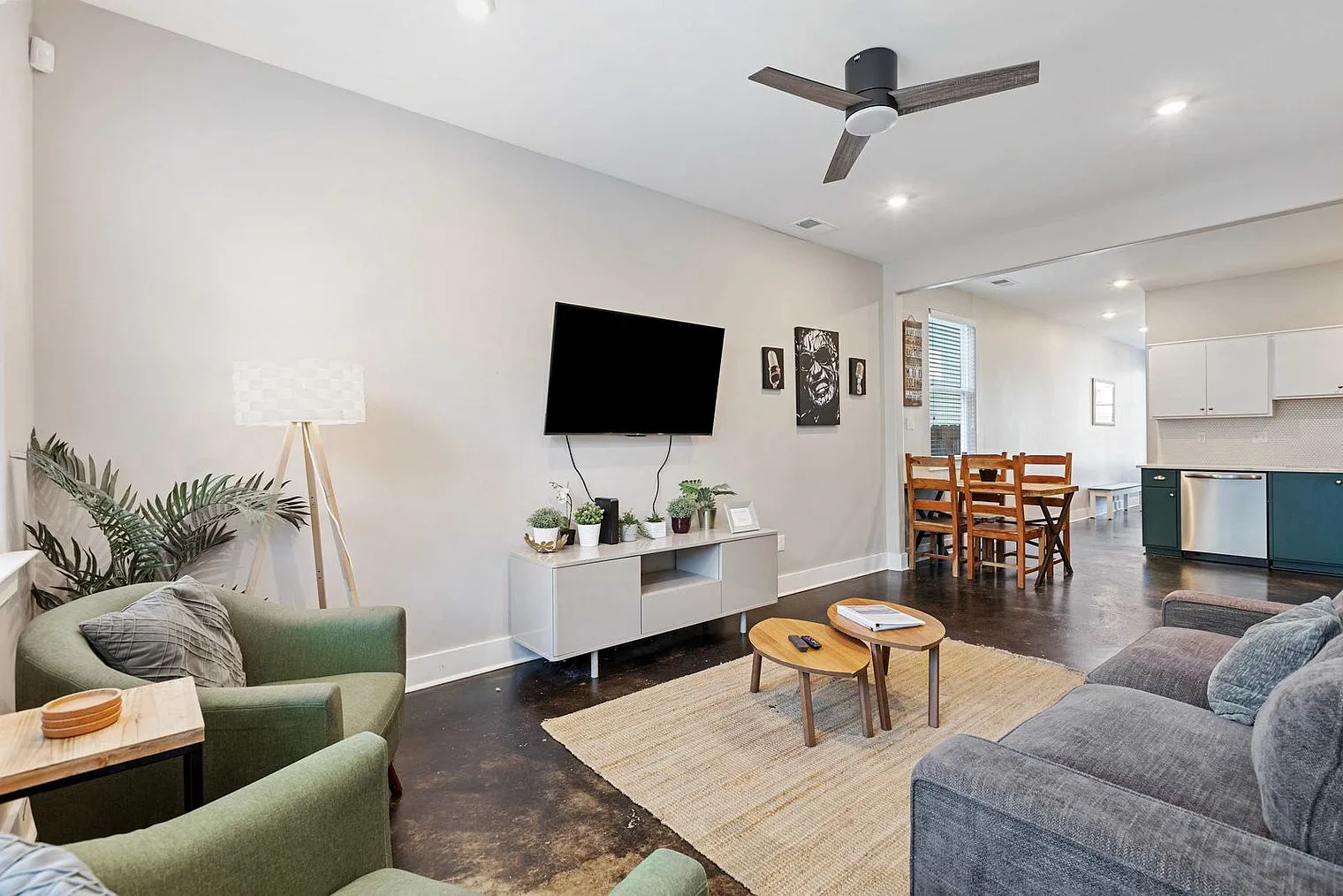 4 bed, 2.0 bath, $3,792 — Photo 4