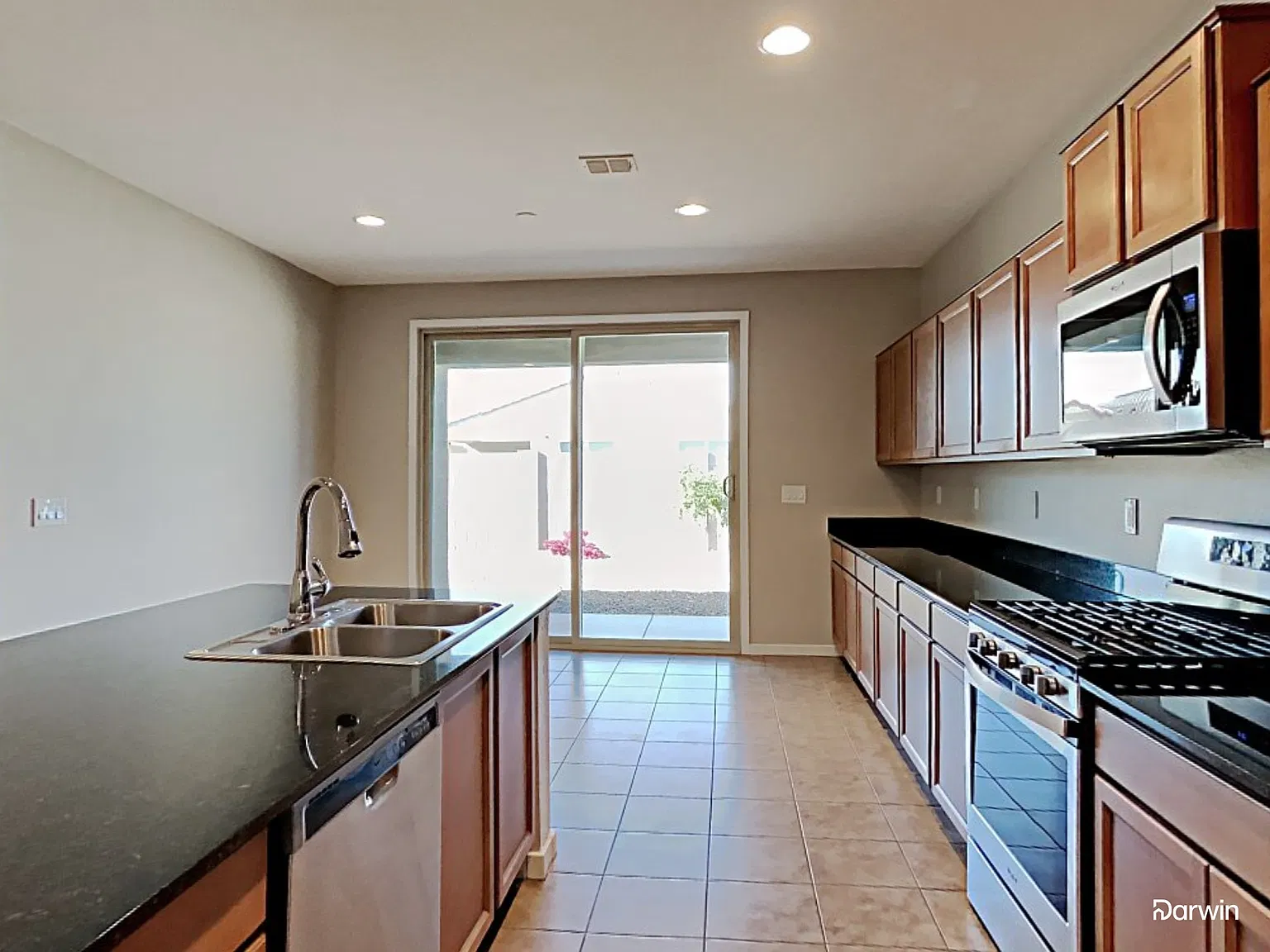 4 bed, 2.0 bath, 1912 sqft, $2,350 — Photo 2