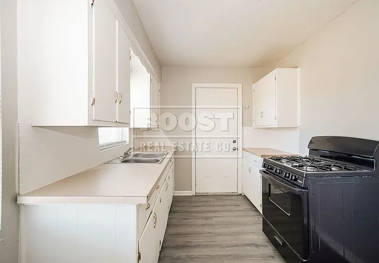 108 Columbian Ave #B — Photo 5