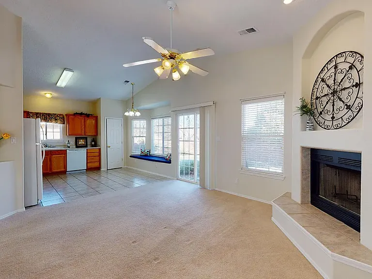 7309 Wild Olive Ave NE — Photo 4