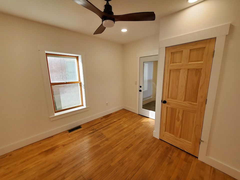 1st floor dining room or bedroom