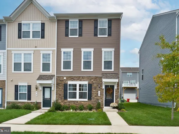 54 Coolidge Ave, Ranson, WV 25438