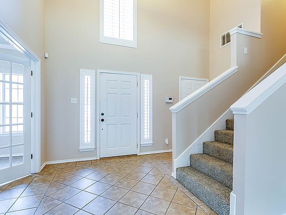 4th image of 614 Avondale Ave
