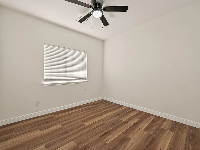 2834 Martina Dr — Photo 21
