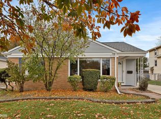 220 S Main St, Mount Prospect, IL 60056