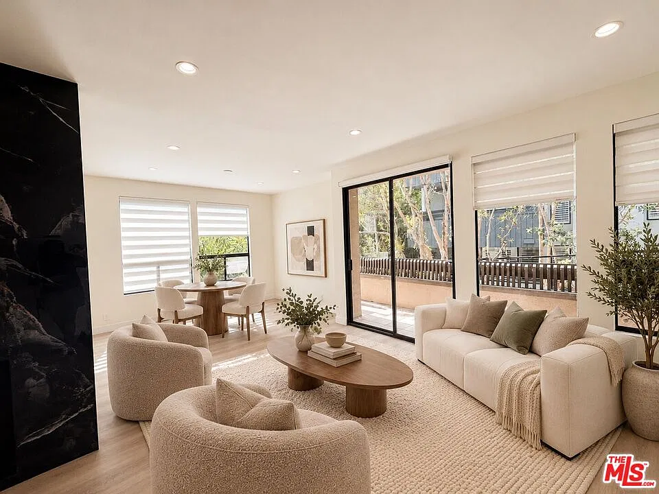 2 bed, 2.0 bath, 1554 sqft, $4,995 — Photo 4