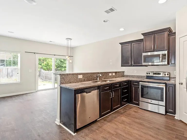 332 Quiet Grove Dr — Photo 15