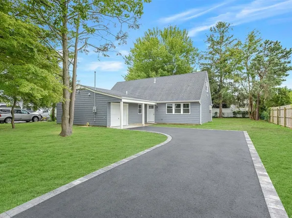 12 Portside Drive, Holbrook, NY 11741