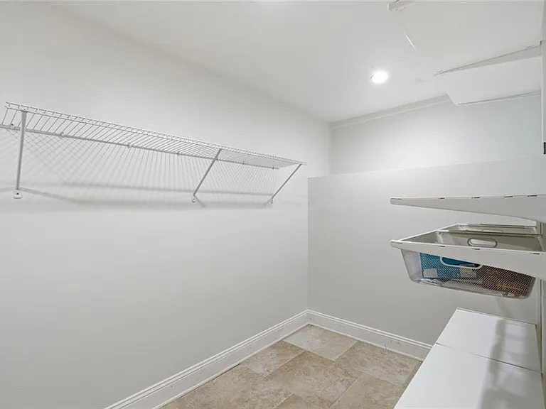 927 Park Ave SE — Photo 39