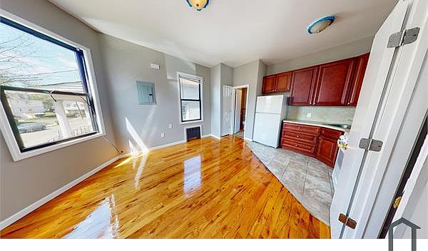 1st image of 15 Orinoco Pl Floor 2