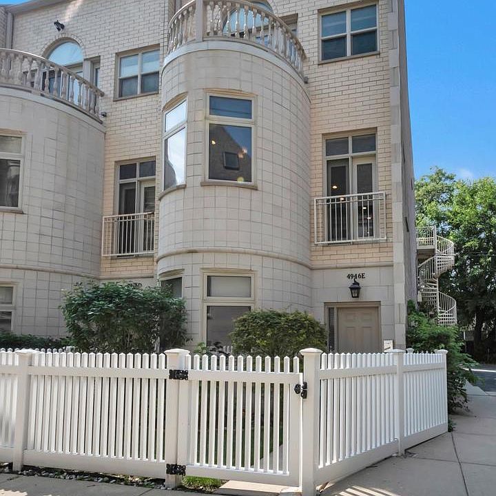 1st image of 4946 S Drexel Blvd Unit E