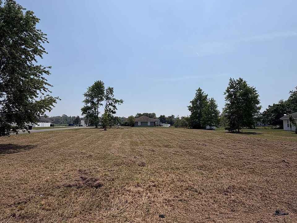 1st image of 158 SW Buttercup Dr