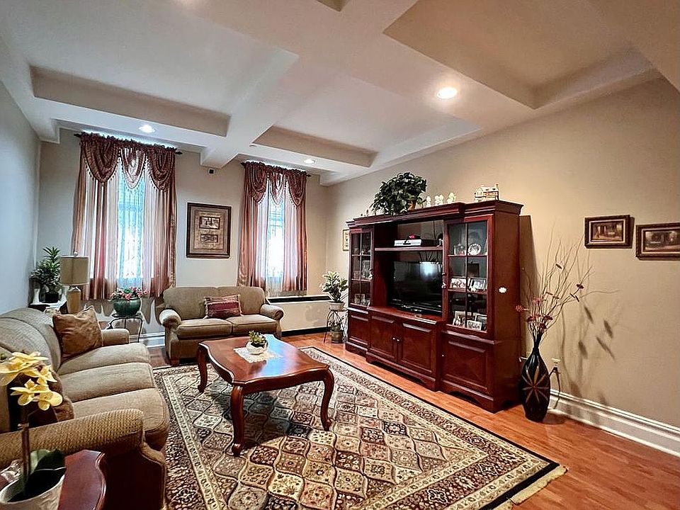 1st image of 45-02 Ditmars Blvd #106
