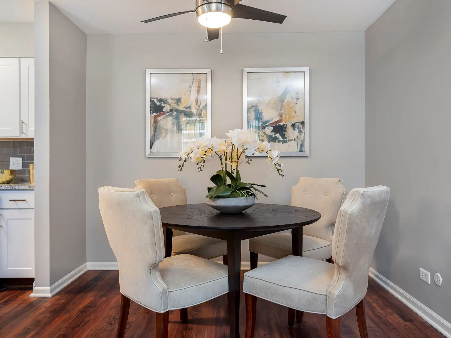 Lakeside Apartments — Photo 4