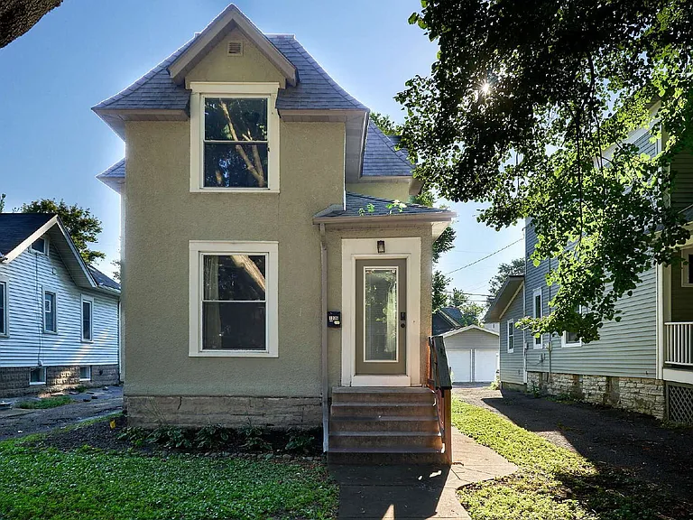 1036 15th Ave SE — Photo 10