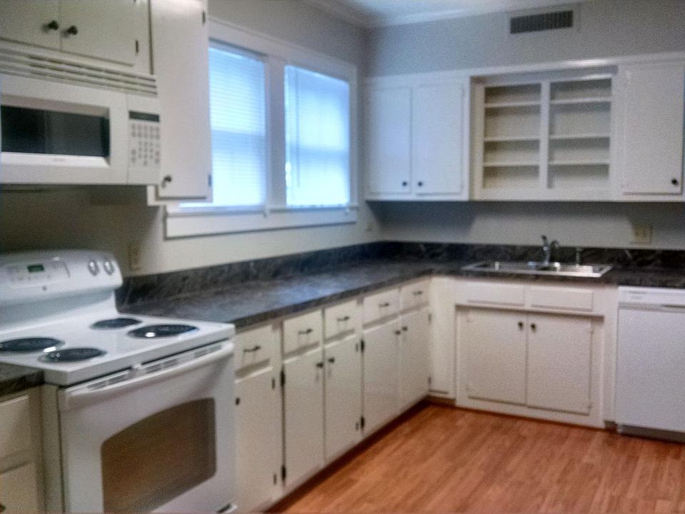 2nd image of 2925 Austin Ave APT 2