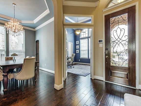 ELEGANT ENTRY