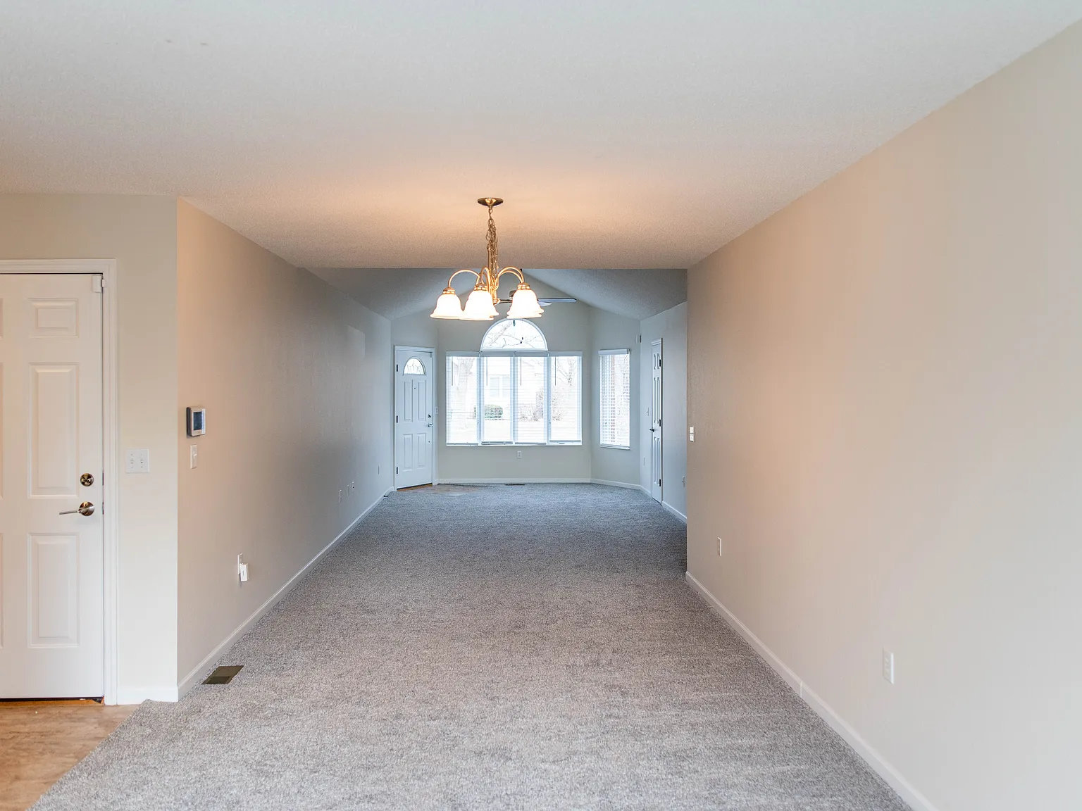 2 bed, 1379 sqft, $2,898 — Photo 2