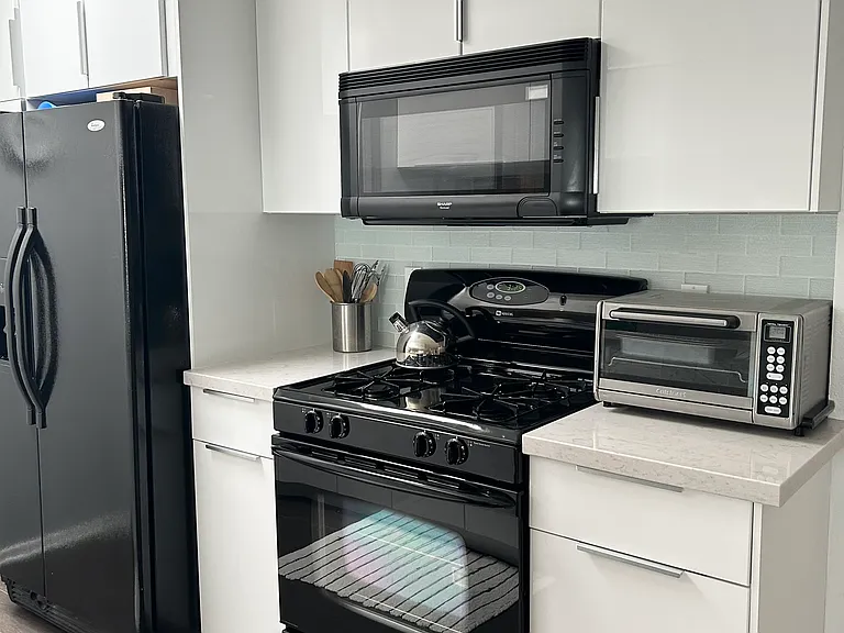 1731 Barry Ave #209 — Photo 11