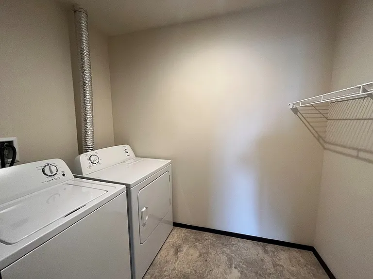 Galaxie High Rise Apartments — Photo 174