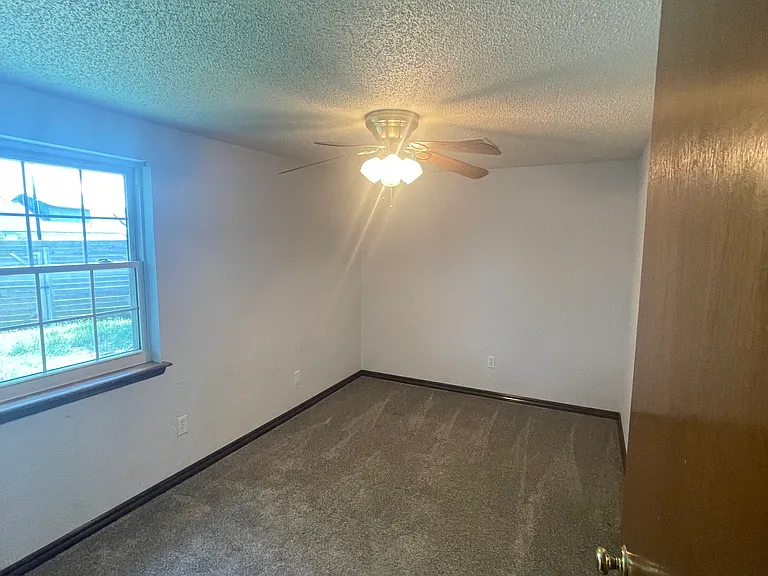 1700 SW 21st St — Photo 14