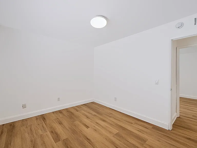 510 Spring Rd #120 — Photo 20