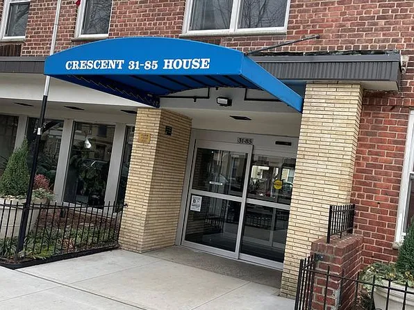31-85 Crescent St APT 118, Queens, NY 11106