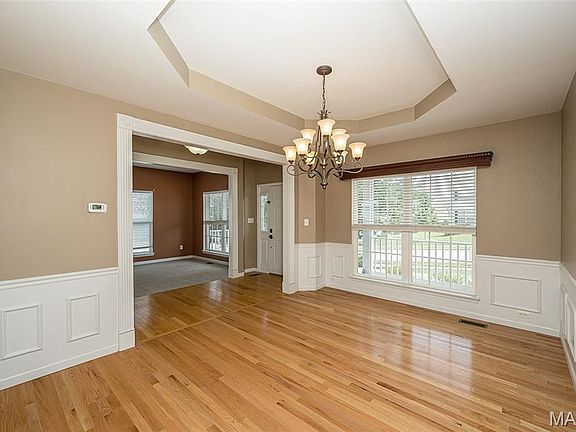 3rd image of 853 Dylan Dr