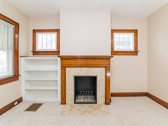 4th image of 587 Nashoba Ave