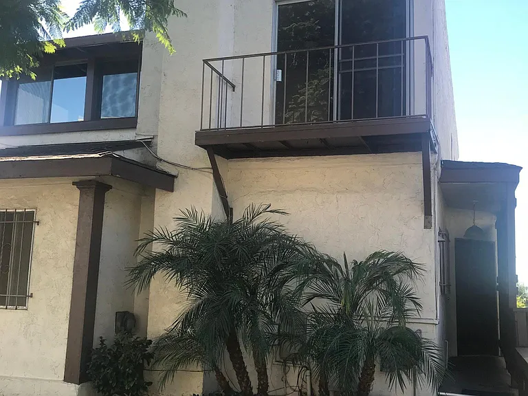 2932 1st Ave — Photo 2