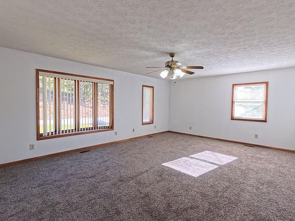 3rd image of 2190 McKee Rd