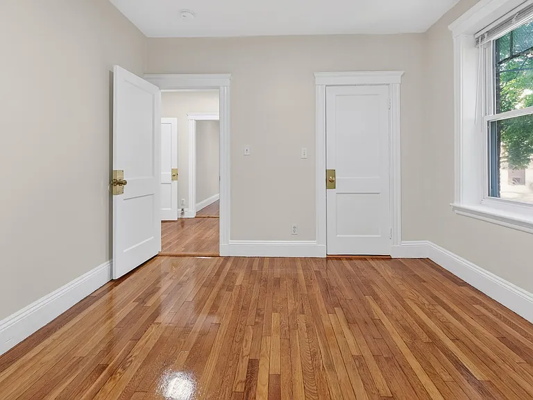 28 Langdon St #10 — Photo 9