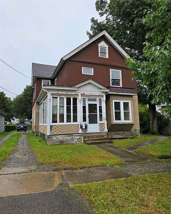1st image of 32 Vermont St