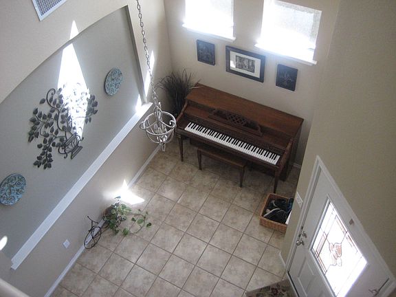 5th image of 18605 Royal Pointe Dr