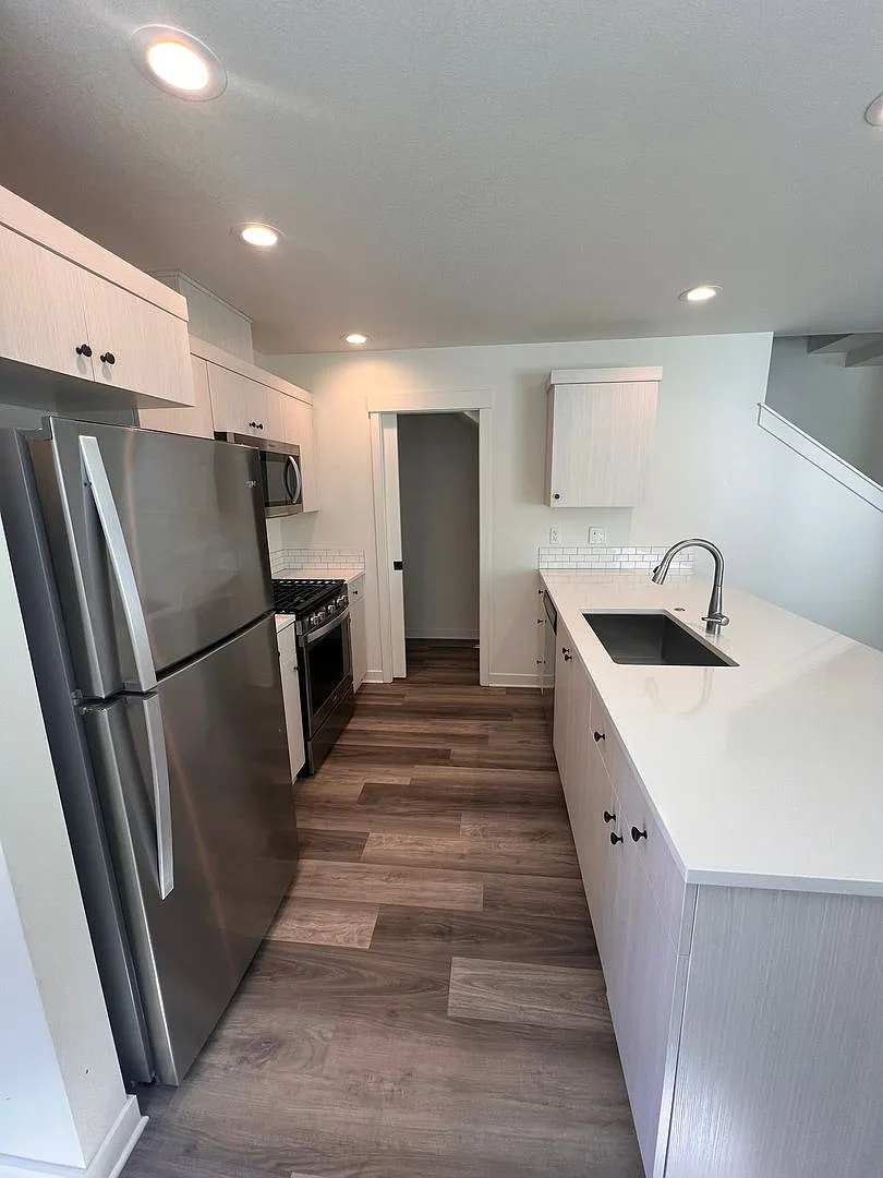 Holliday Avenue Townhomes — Photo 4
