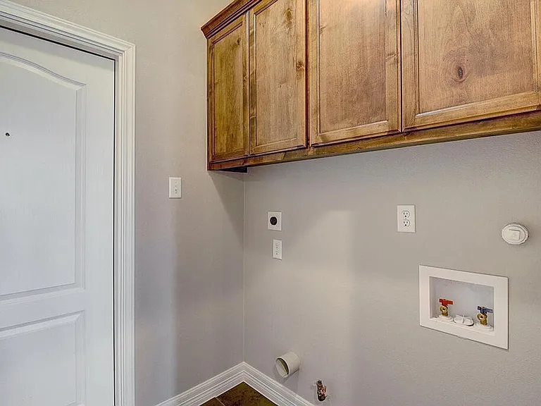 7530 Sable Creek Dr — Photo 2