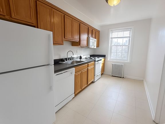 4th image of 105 Milligan Pl APT D5