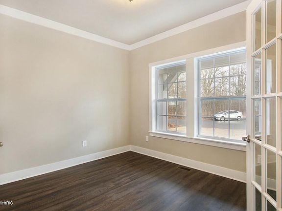 4th image of 18804 Leonard Ct