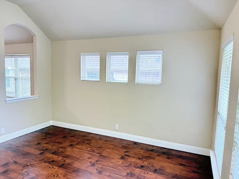 1114 Haskell Dr — Photo 14