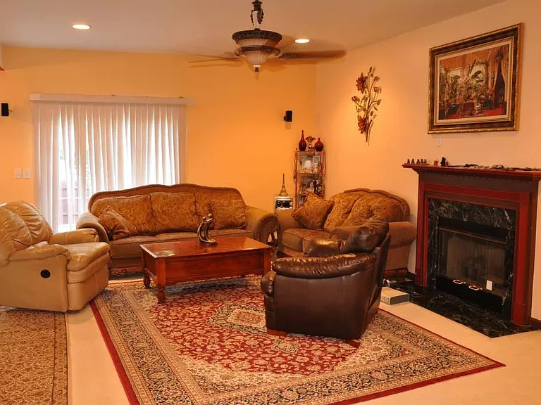 298 Ivy Ct — Photo 3