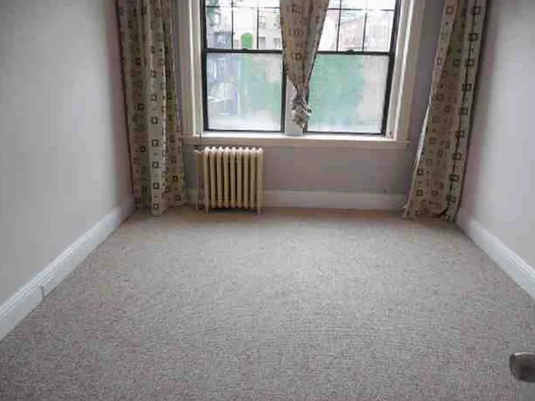 6 Sutherland Rd #33 — Photo 11